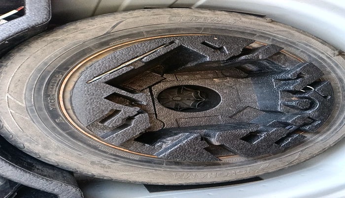 2015 Skoda Rapid AMBITION 1.5 TDI AT, Diesel, Automatic, 93,087 km, tyre