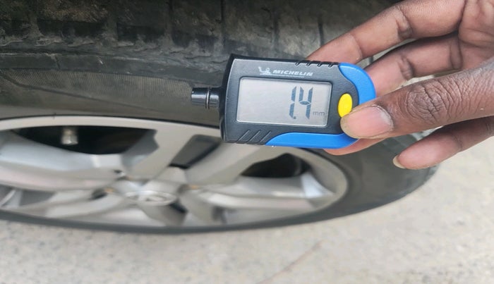 2020 Renault TRIBER RXZ, Petrol, Manual, 60,768 km, tyre