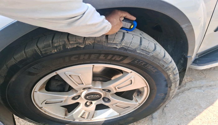 2015 Mahindra XUV500 W8, Diesel, Manual, 88,094 km, tyre