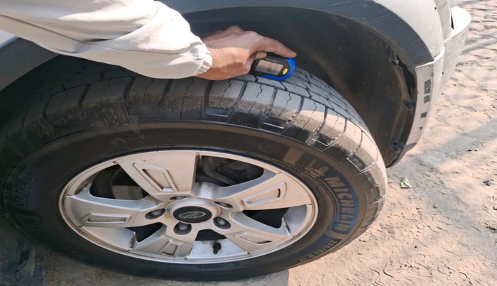 2015 Mahindra XUV500 W8, Diesel, Manual, 88,094 km, tyre