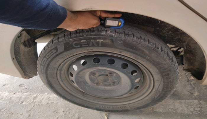 2016 Toyota Etios G, Petrol, Manual, 74,763 km, tyre