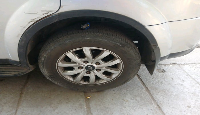 2017 Mahindra XUV500 W9 AT 1.99, Diesel, Automatic, 65,753 km, tyre