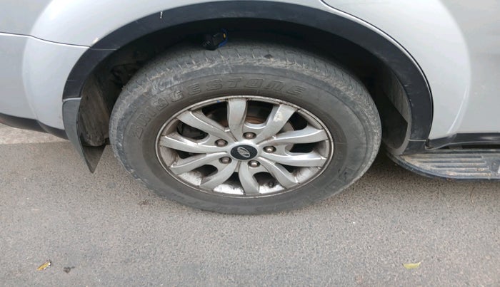 2017 Mahindra XUV500 W9 AT 1.99, Diesel, Automatic, 65,753 km, tyre