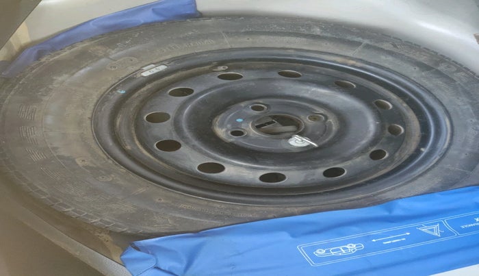 2013 Maruti Swift VXI, Petrol, Manual, 91,816 km, tyre