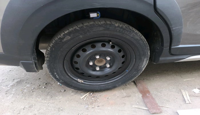 2020 Maruti XL6 ZETA MT, Petrol, Manual, 74,412 km, tyre