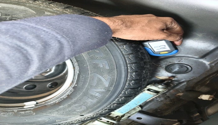 2014 Hyundai Eon ERA +, Petrol, Manual, 36,407 km, tyre