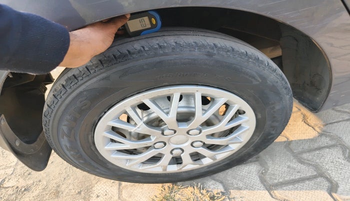 2014 Hyundai Eon ERA +, Petrol, Manual, 36,407 km, tyre