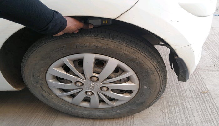 2013 Hyundai i10 MAGNA 1.2, Petrol, Manual, 60,045 km, tyre