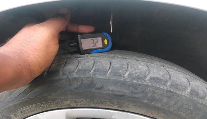 2014 Hyundai Grand i10 SPORTZ 1.1 CRDI, Diesel, Manual, 92,611 km, tyre