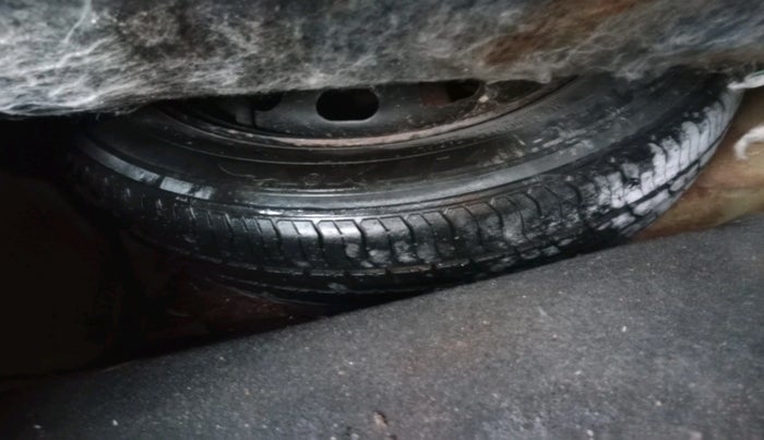 2010 Ford Figo ZXI 1.2 PETROL, Petrol, Manual, 82,039 km, tyre