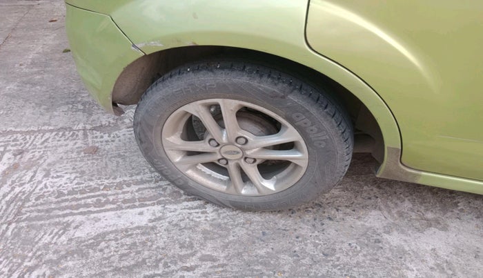 2010 Ford Figo ZXI 1.2 PETROL, Petrol, Manual, 82,039 km, tyre