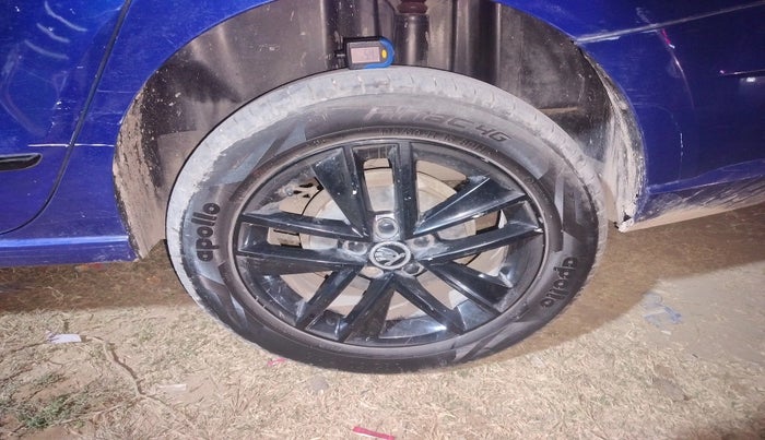 2019 Skoda Rapid AMBITION 1.5 TDI AT, Diesel, Automatic, 58,000 km, tyre