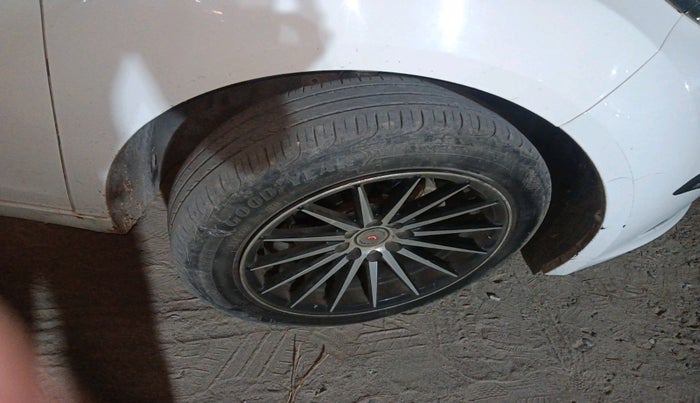 2024 Tata ALTROZ XE CNG, Petrol, Manual, 27,877 km, tyre