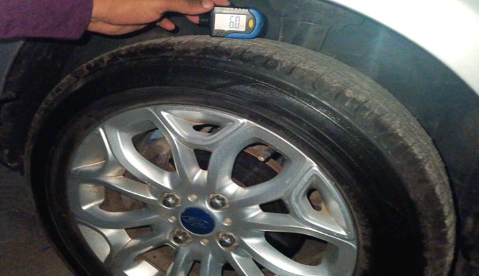 2015 Ford Ecosport TITANIUM 1.5L DIESEL, Diesel, Manual, 1,24,284 km, tyre