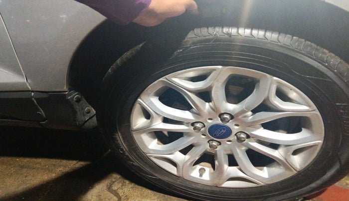 2015 Ford Ecosport TITANIUM 1.5L DIESEL, Diesel, Manual, 1,24,284 km, tyre