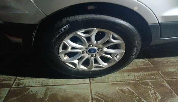 2015 Ford Ecosport TITANIUM 1.5L DIESEL, Diesel, Manual, 1,24,284 km, tyre