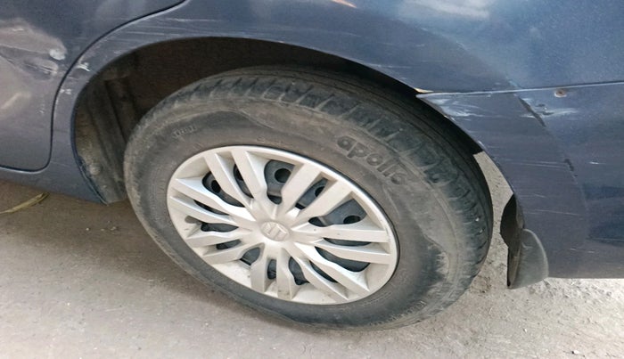 2017 Maruti Dzire VXI AMT, Petrol, Automatic, 86,051 km, tyre