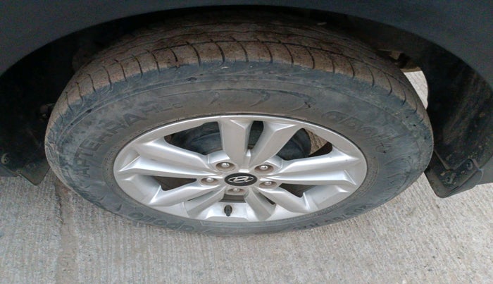 2016 Hyundai Creta SX PLUS 1.6 PETROL, Petrol, Manual, 52,742 km, tyre