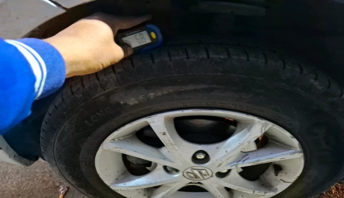 2016 Maruti Swift LXI (O), Petrol, Manual, 95,522 km, tyre