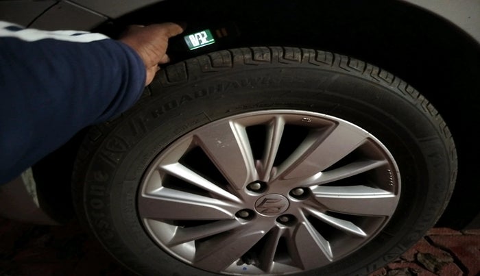 2016 Maruti Swift ZXI, Petrol, Manual, 54,955 km, tyre