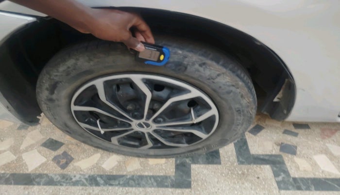 2014 Toyota Etios Liva G, Petrol, Manual, 57,352 km, tyre