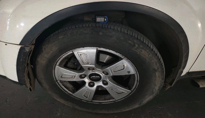 2014 Mahindra XUV500 W8, Diesel, Manual, 1,97,416 km, tyre