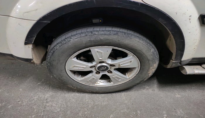 2014 Mahindra XUV500 W8, Diesel, Manual, 1,97,416 km, tyre