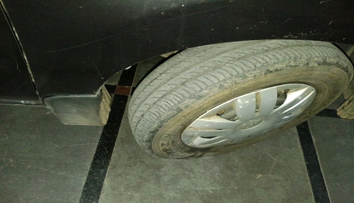 2013 Maruti Alto 800 LXI, Petrol, Manual, 1,21,092 km, tyre