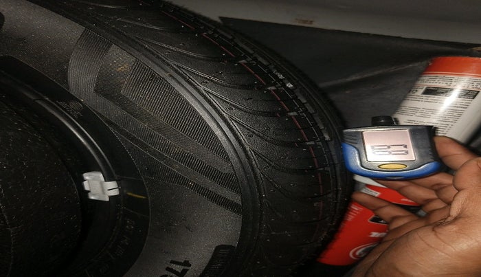 2017 Volkswagen Vento HIGHLINE 1.6 MPI, Petrol, Manual, 60,849 km, tyre