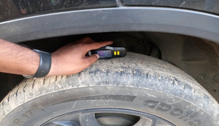 2021 Tata Harrier XT 2.0L KRYOTEC DARK EDITION, Diesel, Manual, 81,474 km, tyre