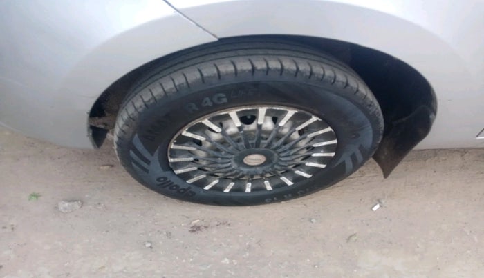 2011 Tata Indica Vista TERRA SAFIRE, Petrol, Manual, 1,07,998 km, tyre