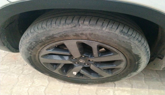 2021 Tata Safari XZ PLUS GOLD, Diesel, Manual, 1,20,491 km, tyre