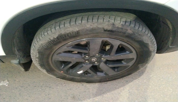 2021 Tata Safari XZ PLUS GOLD, Diesel, Manual, 1,20,491 km, tyre