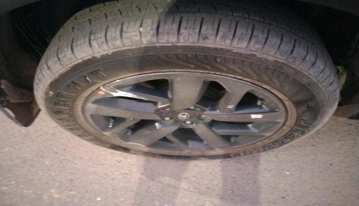 2021 Tata Safari XZ PLUS GOLD, Diesel, Manual, 1,20,491 km, tyre