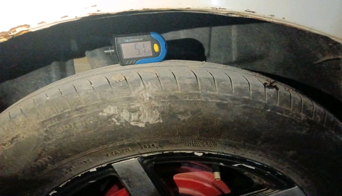 2018 Maruti Swift LXI, Petrol, Manual, 88,941 km, tyre