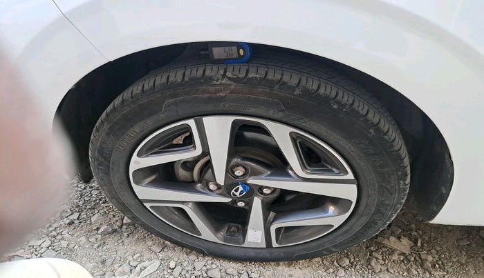 2024 Hyundai AURA SX 1.2 CNG, Petrol, Manual, 40,215 km, tyre