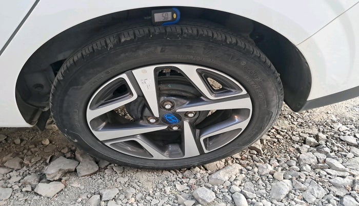 2024 Hyundai AURA SX 1.2 CNG, Petrol, Manual, 40,215 km, tyre