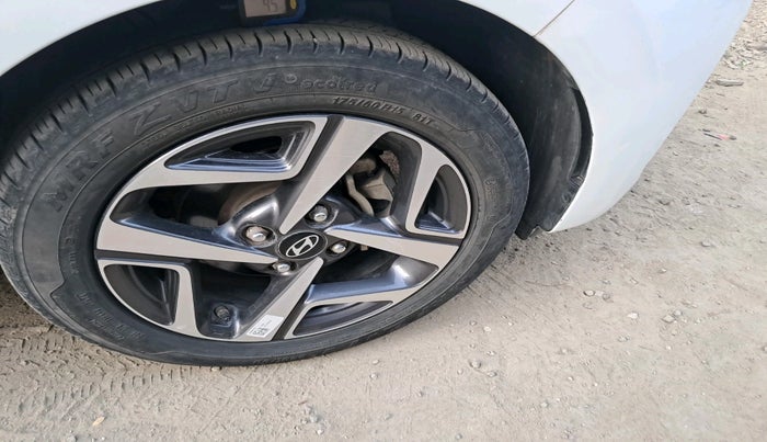 2024 Hyundai AURA SX 1.2 CNG, Petrol, Manual, 40,215 km, tyre