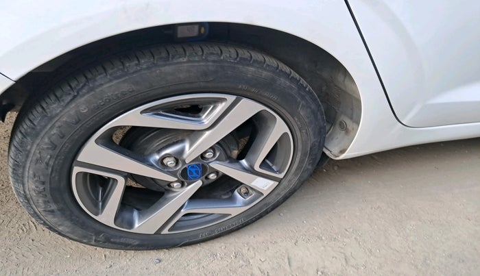 2024 Hyundai AURA SX 1.2 CNG, Petrol, Manual, 40,215 km, tyre