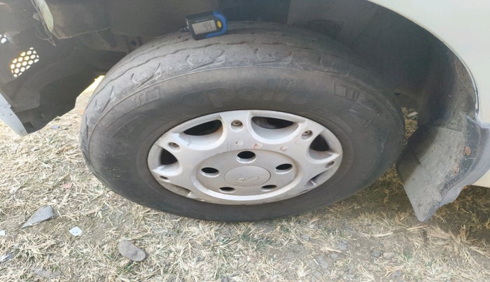 2013 Mahindra Scorpio EX M2DI, Diesel, Manual, 2,21,300 km, tyre