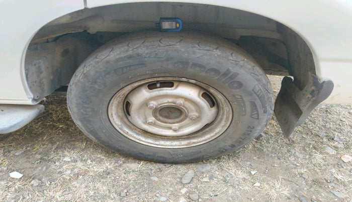 2013 Mahindra Scorpio EX M2DI, Diesel, Manual, 2,21,300 km, tyre