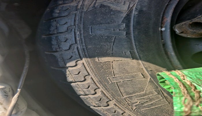 2012 Hyundai Eon MAGNA + LPG, Petrol, Manual, 77,024 km, tyre