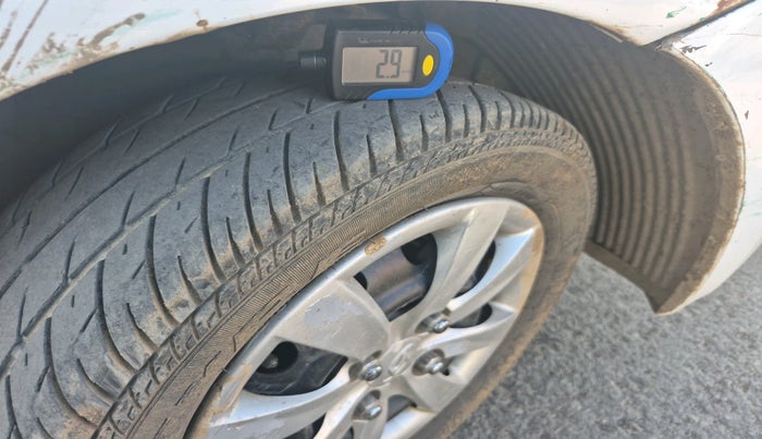 2012 Hyundai Eon MAGNA + LPG, Petrol, Manual, 77,024 km, tyre