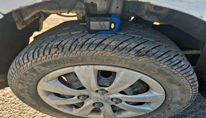 2012 Hyundai Eon MAGNA + LPG, Petrol, Manual, 77,024 km, tyre