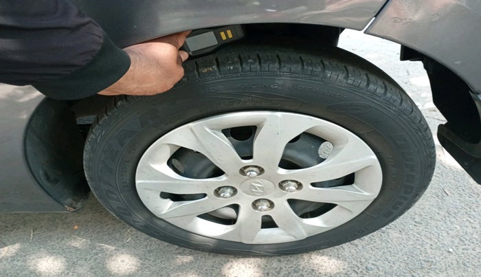 2017 Hyundai Eon MAGNA +, Petrol, Manual, 49,892 km, tyre