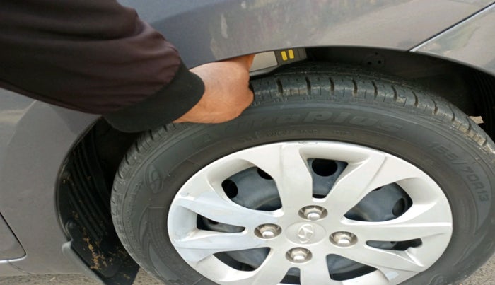 2017 Hyundai Eon MAGNA +, Petrol, Manual, 49,892 km, tyre