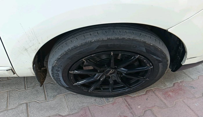 2017 Renault Lodgy 85 PS RXE 7 STR, Diesel, Manual, 1,71,405 km, tyre