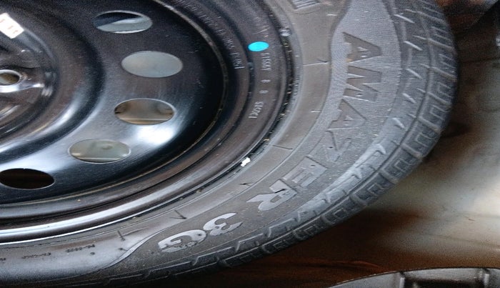 2015 Maruti Wagon R 1.0 VXI, Petrol, Manual, 77,299 km, tyre