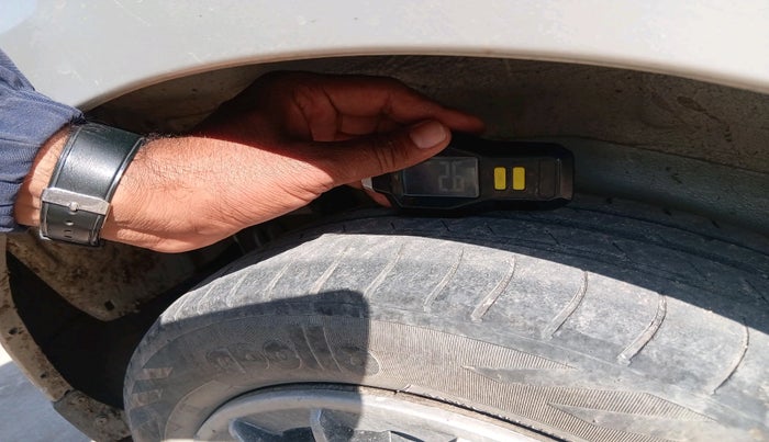 2015 Maruti Wagon R 1.0 VXI, Petrol, Manual, 77,299 km, tyre