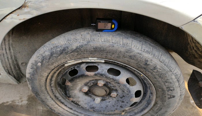 2011 Ford Figo ZXI 1.2 PETROL, Petrol, Manual, 66,252 km, tyre